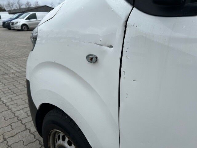 Hvid Toyota ProAce fra 2019