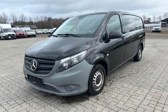 Sort Mercedes Vito 114 fra 2021