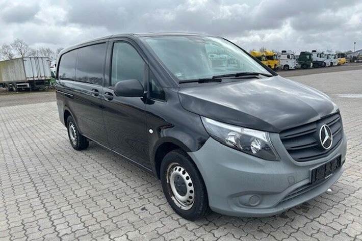 Sort Mercedes Vito 114 fra 2021