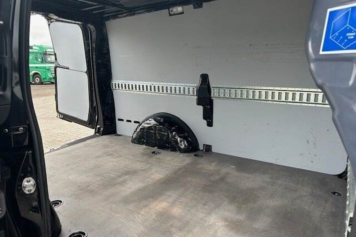 Sort Mercedes Vito 114 fra 2021