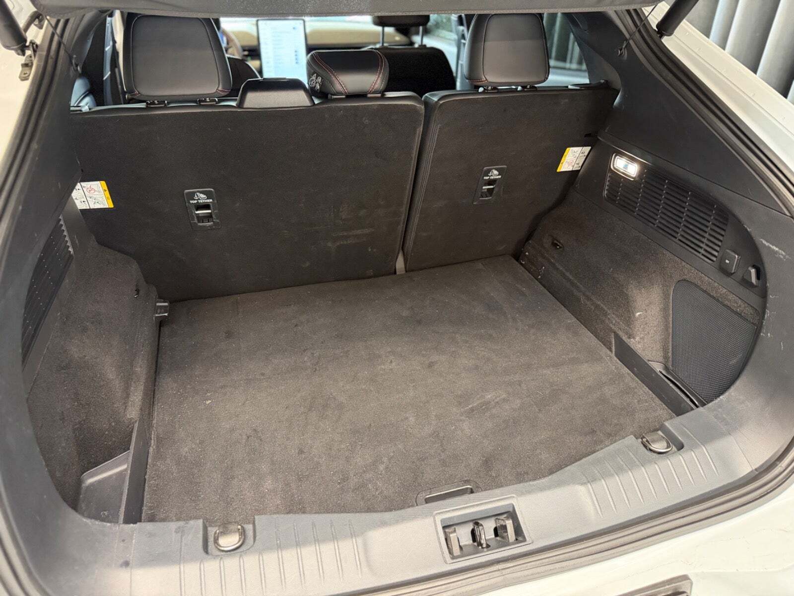 Hvid Ford Mustang Mach-E fra 2023