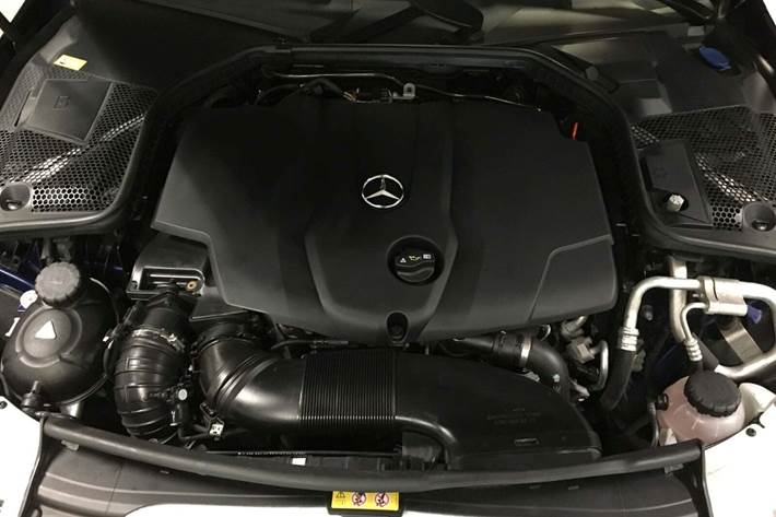 Blå Mercedes C220 d fra 2017