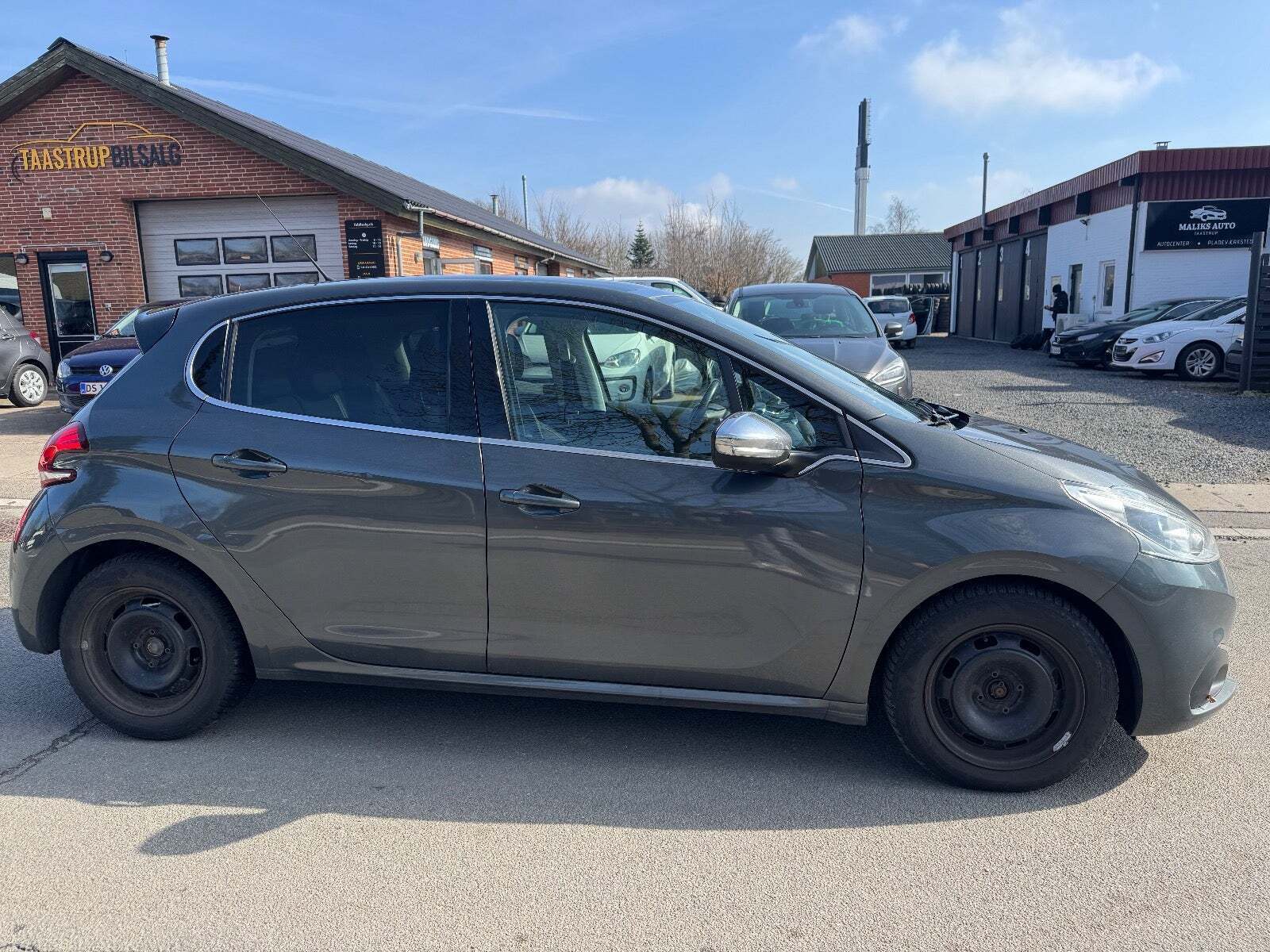 Peugeot 208 1,6 BlueHDi 100 Allure Sky