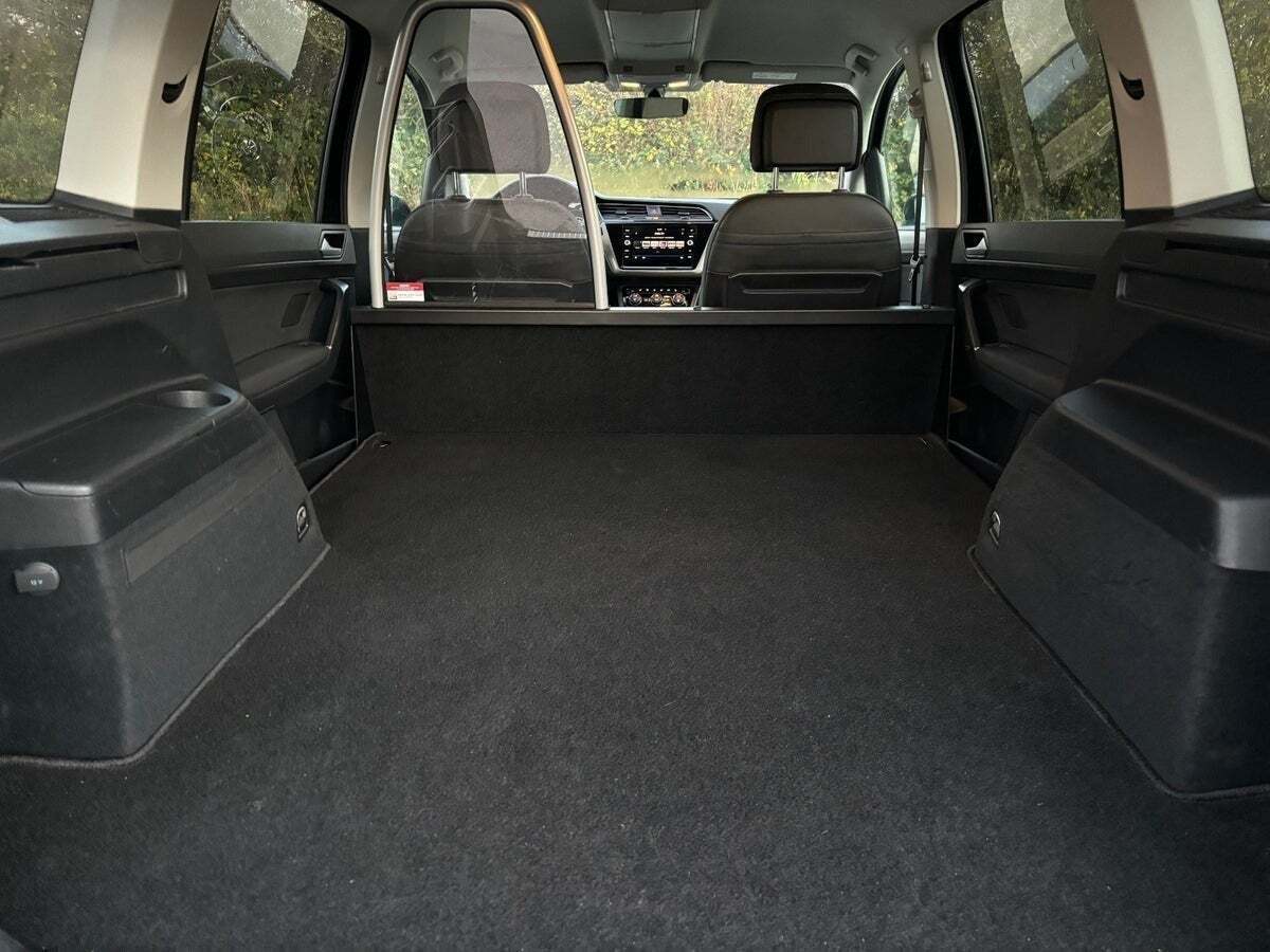 Sort VW Touran fra 2021