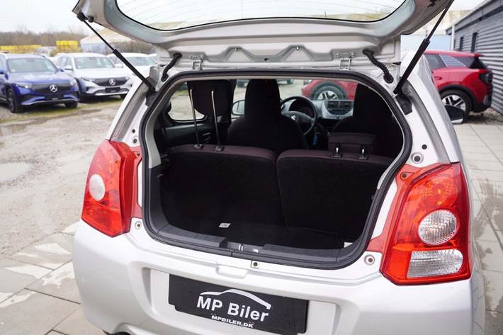 Sølv Suzuki Alto fra 2013