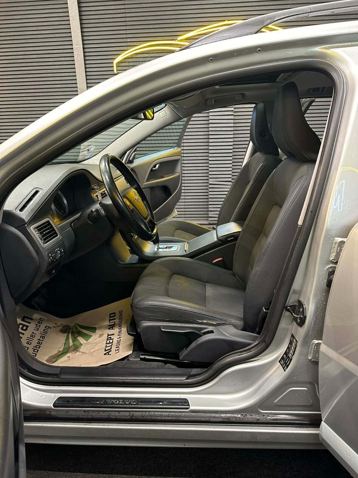 Volvo V70 2,0 D3 163 Momentum aut.