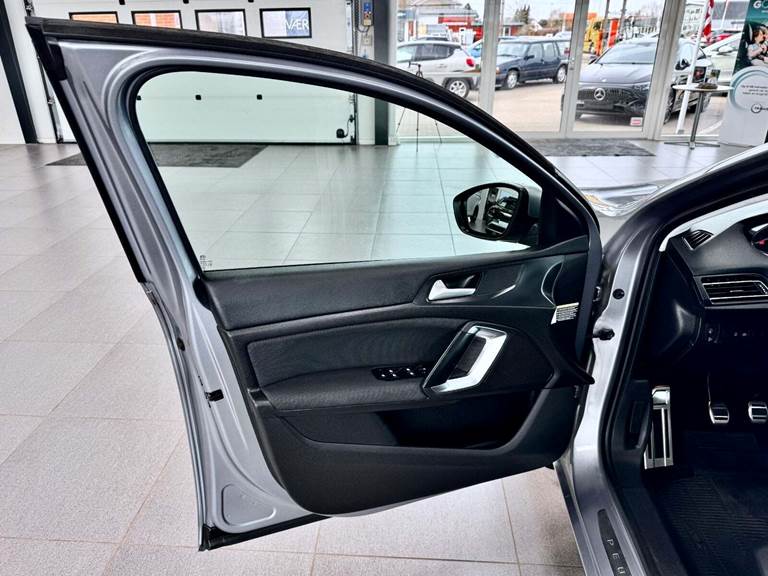 Peugeot 308 1,6 BlueHDi 120 Selection Sky SW