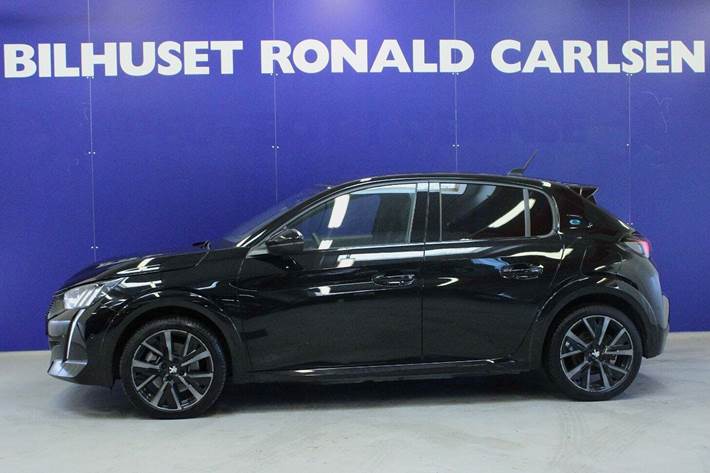 Sort Peugeot e-208 fra 2023