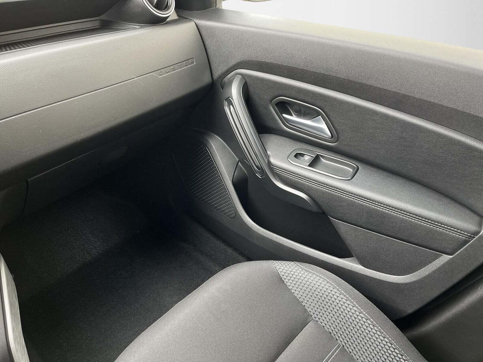 Grå Dacia Duster fra 2022