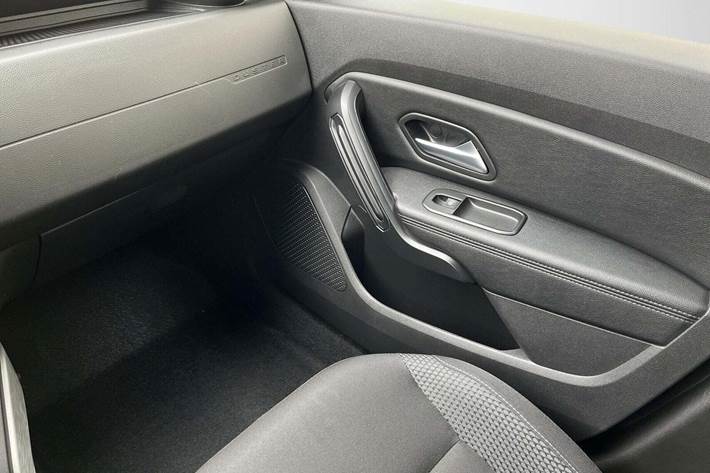 Grå Dacia Duster fra 2022