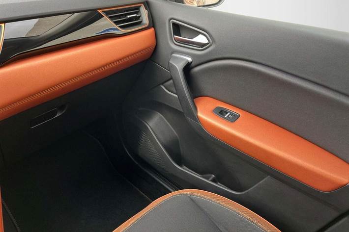 Bronze Renault Captur fra 2020