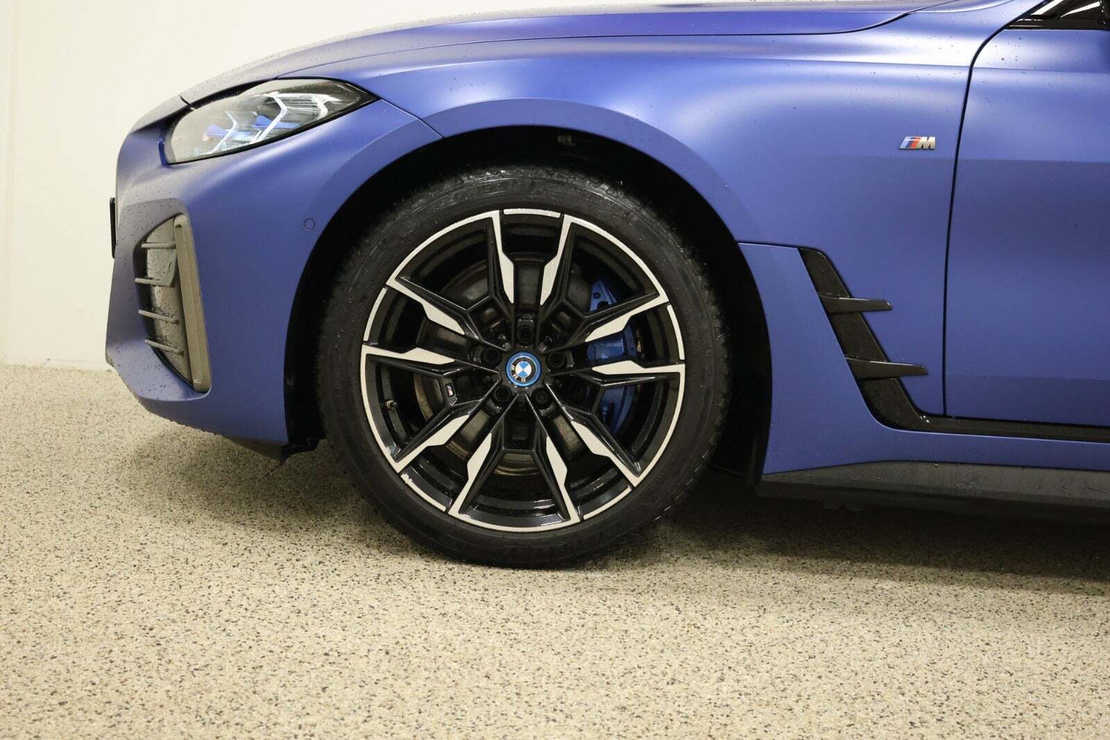 Blå BMW i4 fra 2022