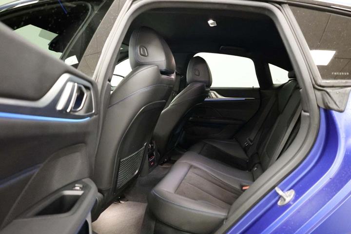 Blå BMW i4 fra 2022