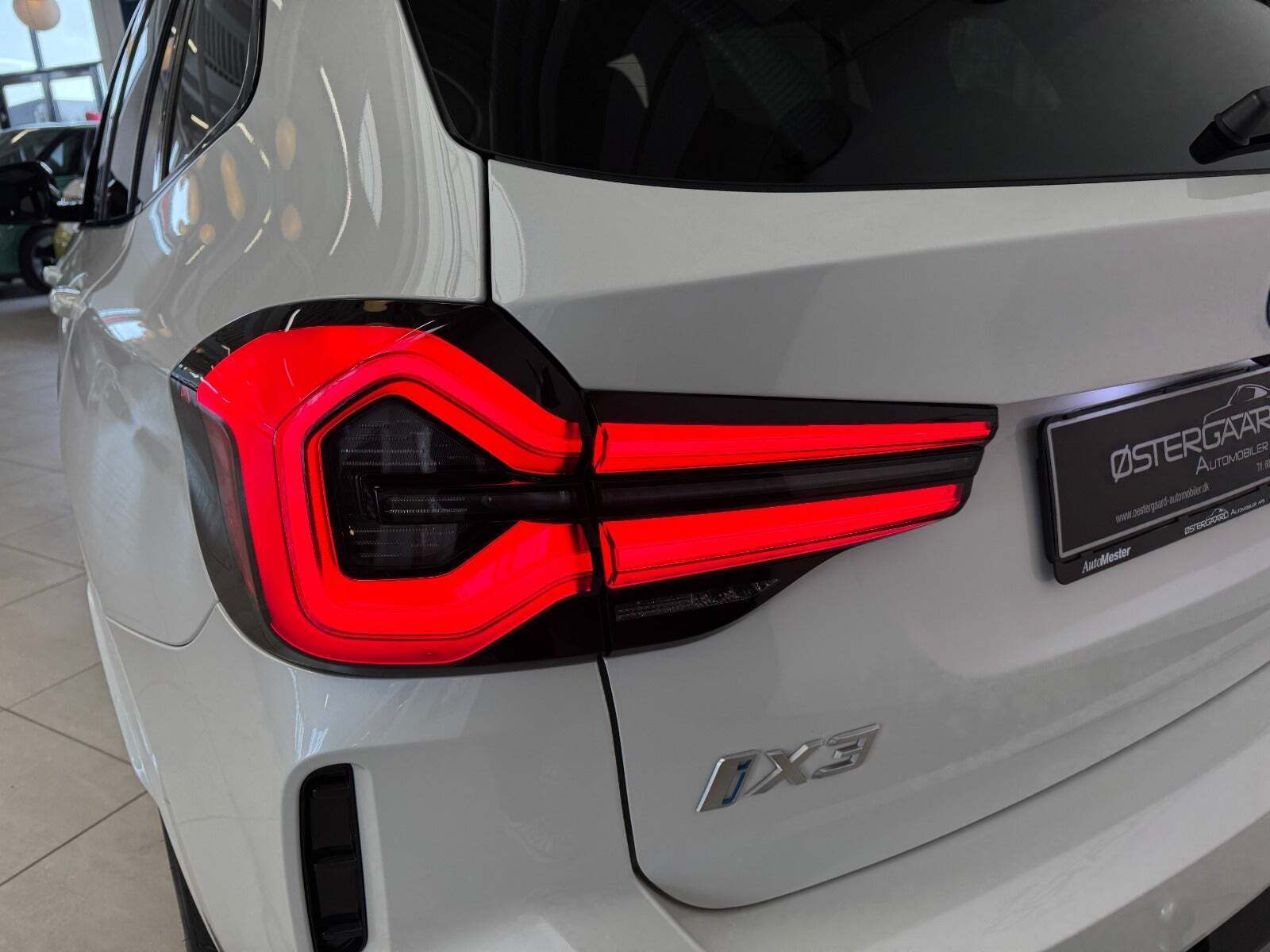 Hvid BMW iX3 fra 2023