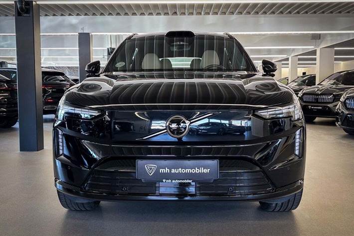 Sort Volvo EX90 fra 2025