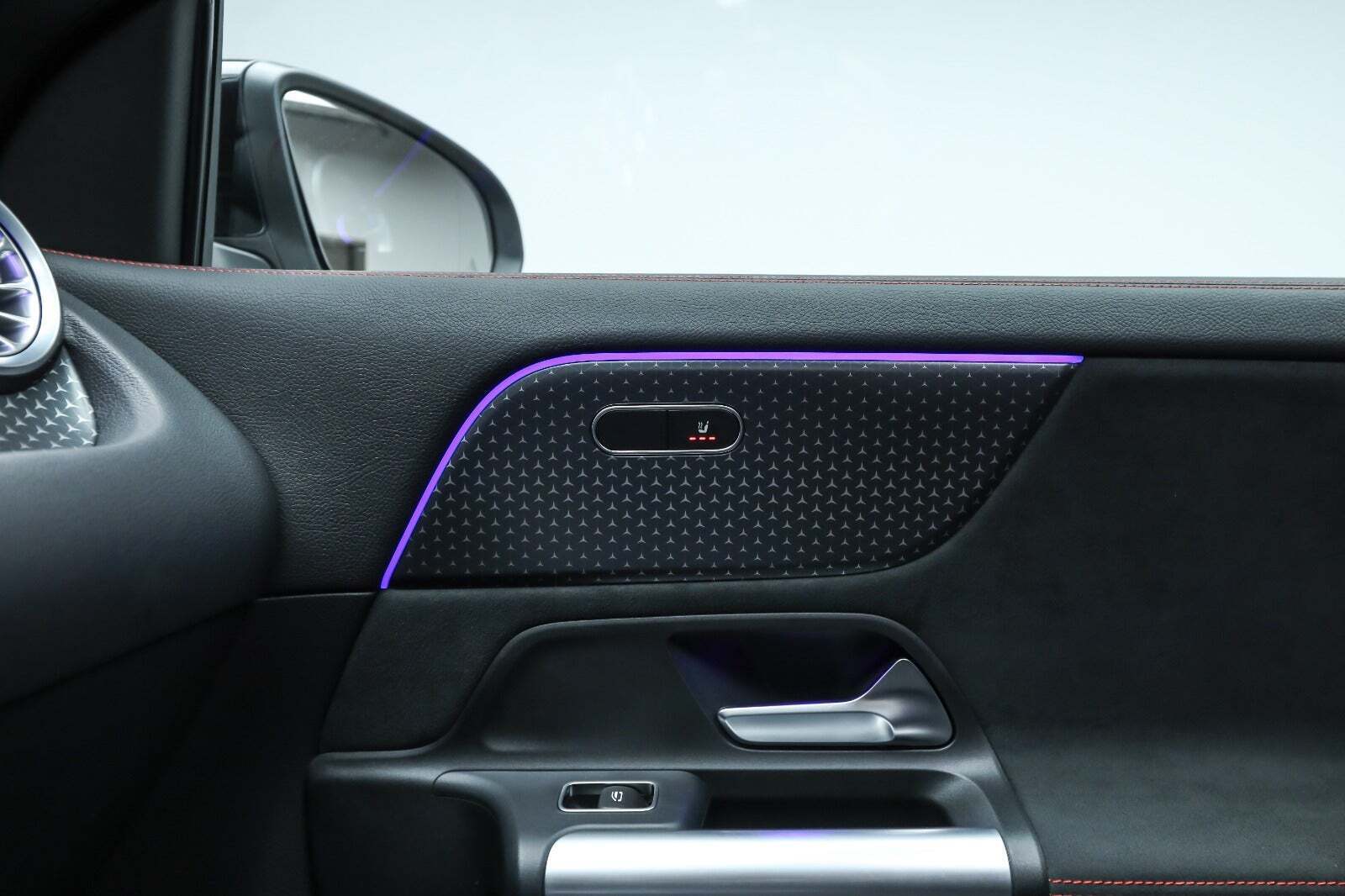 Sort Mercedes EQA250+ fra 2024