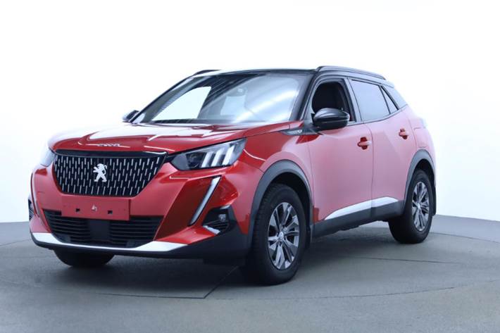 Rød Peugeot 2008 fra 2021