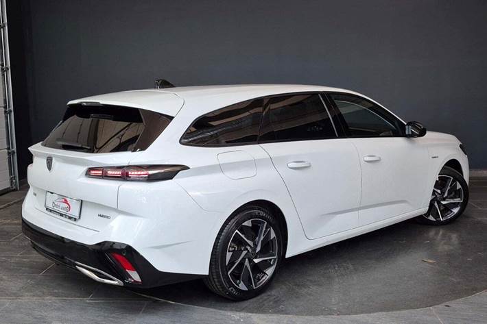 Hvid Peugeot 308 fra 2023