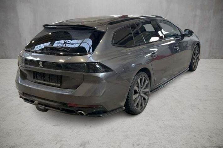 Grøn Peugeot 508 fra 2022