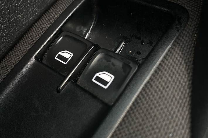 Sølv VW Polo fra 2015