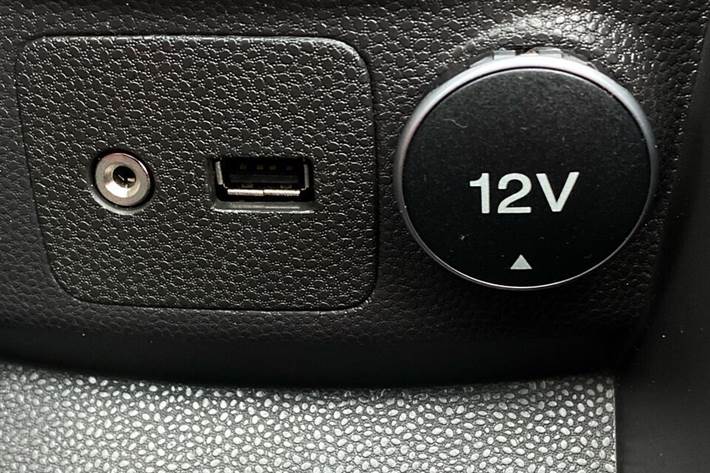 Rød Ford Fiesta fra 2014