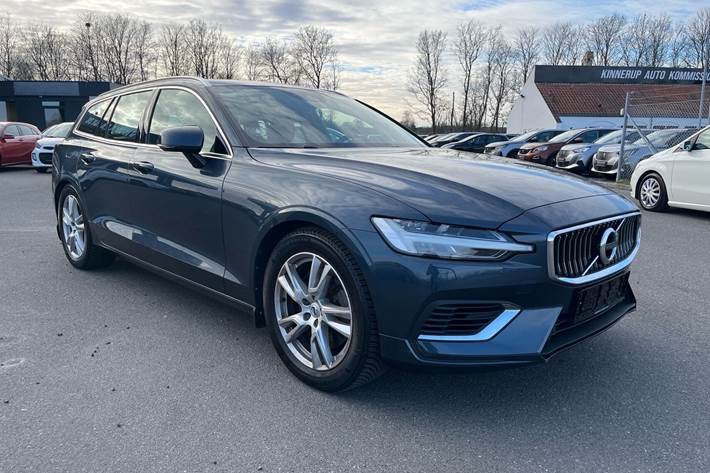 Blå Volvo V60 fra 2021