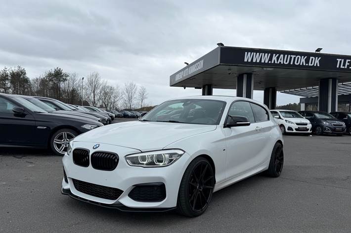 Hvid BMW M135i fra 2015