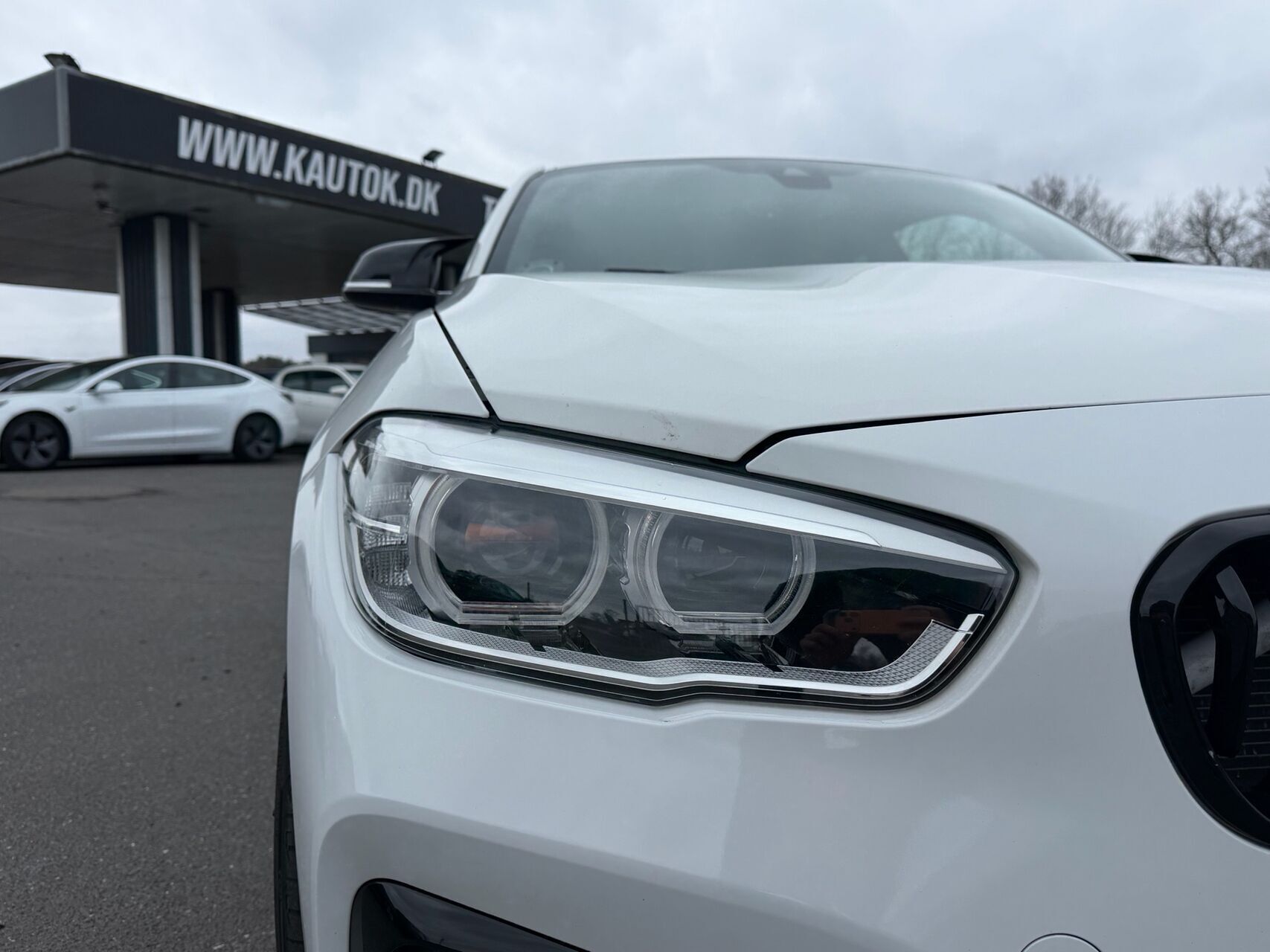 Hvid BMW M135i fra 2015