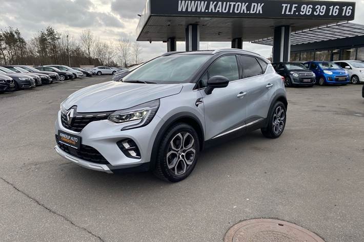 Grå Renault Captur fra 2022