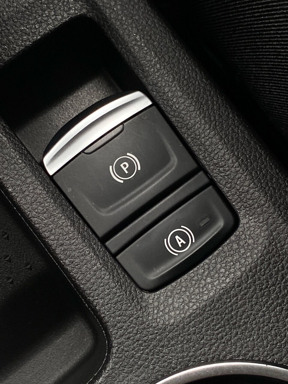 Grå Renault Captur fra 2022