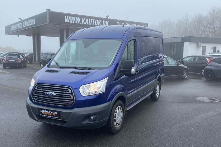 Blå Ford Transit fra 2018