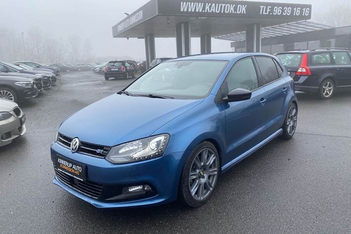 Blå VW Polo fra 2016
