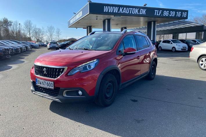 Rød Peugeot 2008 fra 2018