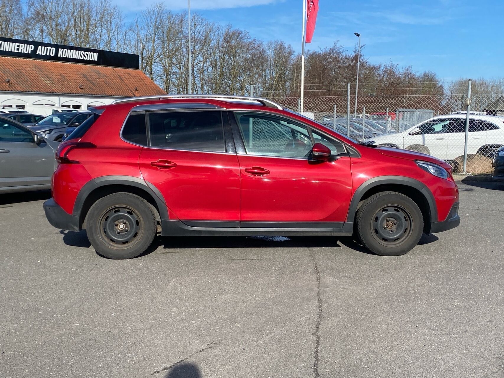 Peugeot 2008 1,6 BlueHDi Allure Sky 100HK