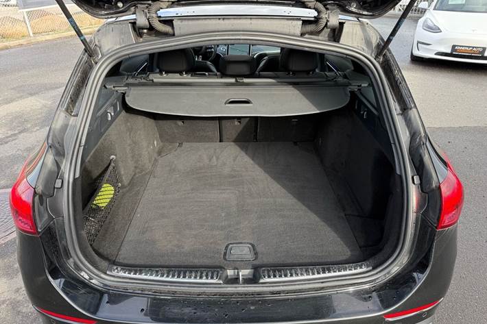 Sort Mercedes C220 d fra 2021