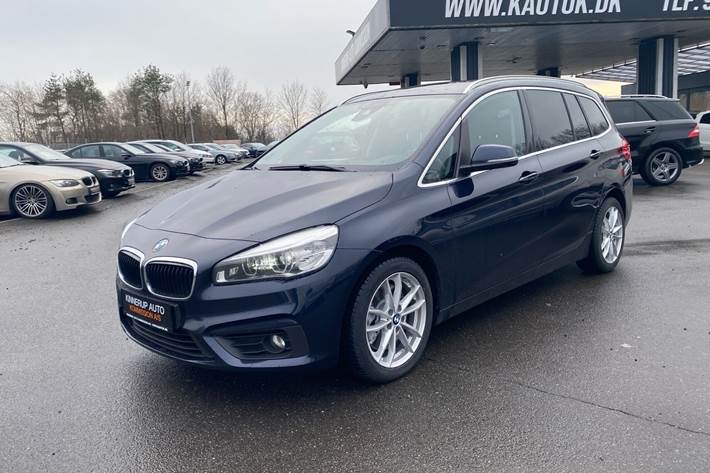 Blå BMW 220d fra 2017