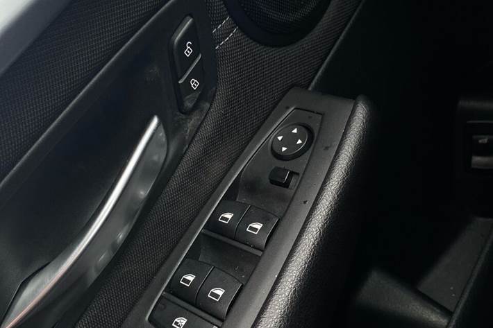 Blå BMW 220d fra 2017