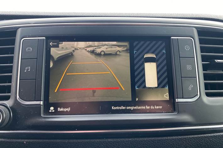 Hvid Opel Vivaro fra 2021