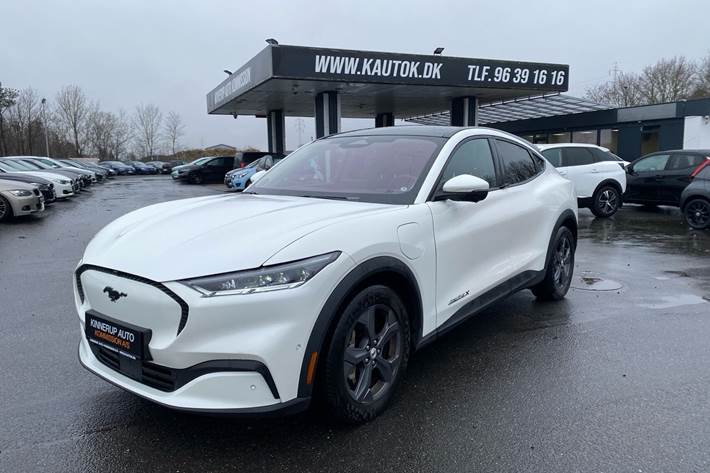 Hvid Ford Mustang Mach-E fra 2021