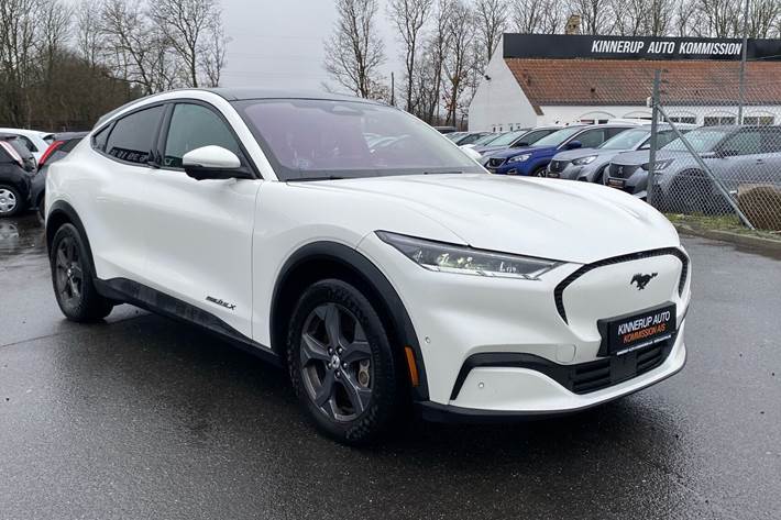 Hvid Ford Mustang Mach-E fra 2021