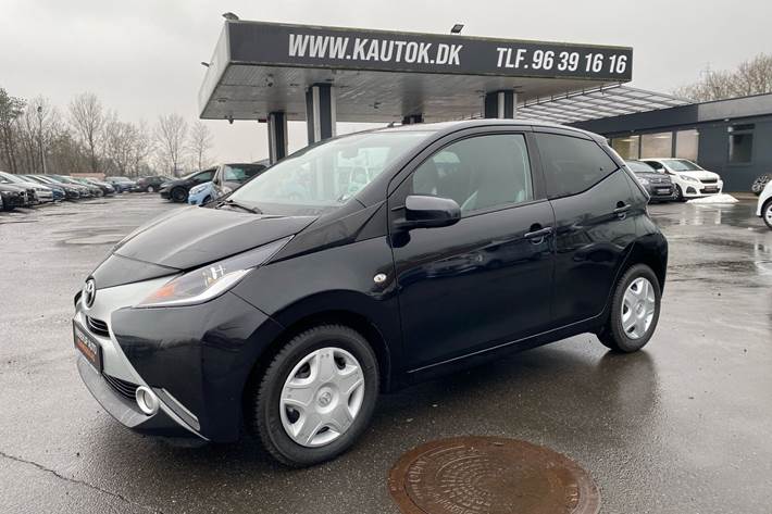 Sort Toyota Aygo fra 2016