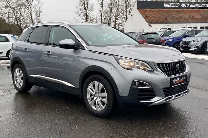 Sølv Peugeot 3008 fra 2018