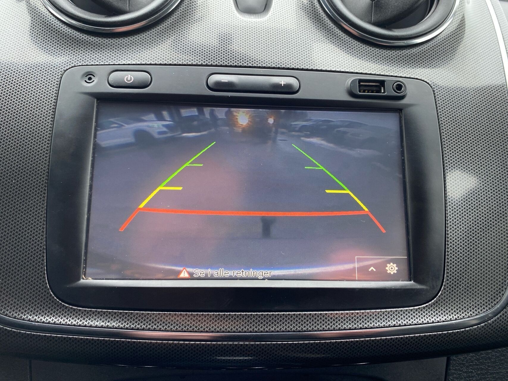 Hvid Dacia Logan fra 2018