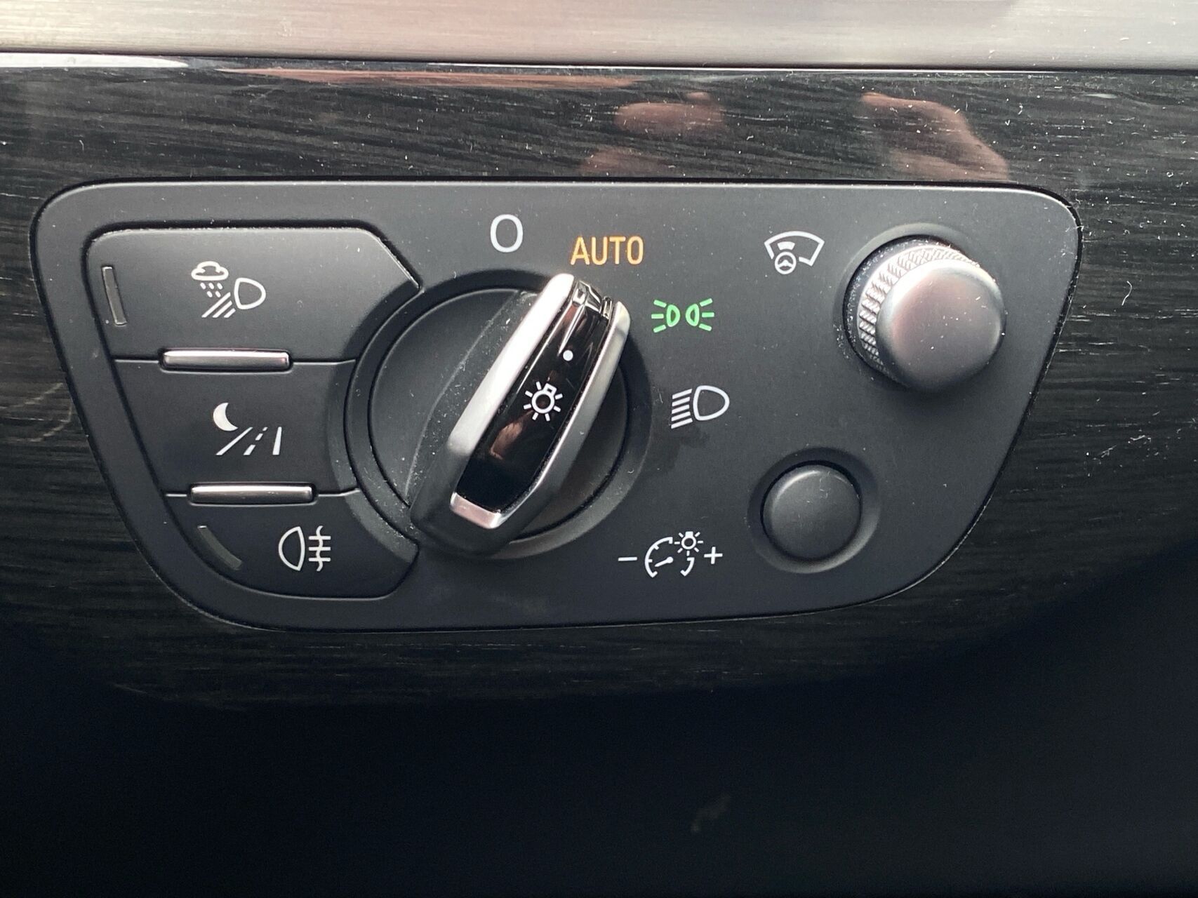 Sort Audi Q7 fra 2016