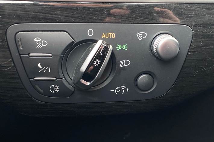 Sort Audi Q7 fra 2016