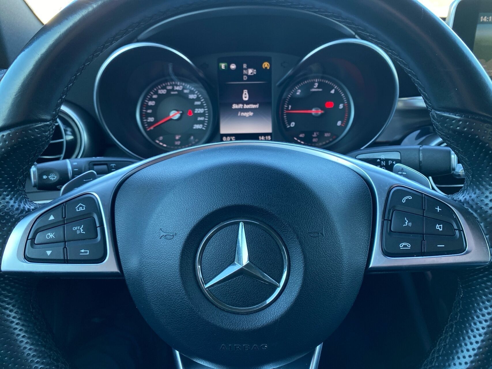 Sølv Mercedes C220 d fra 2015