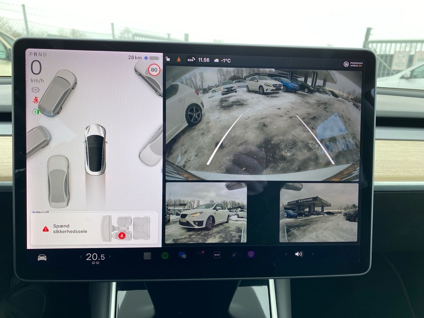 Hvid Tesla Model 3 fra 2019