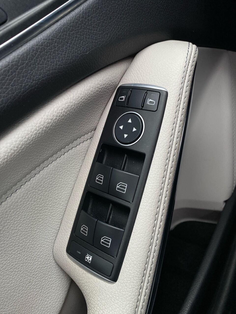 Sort Mercedes A180 fra 2016