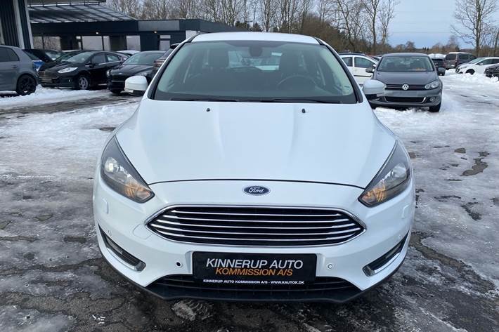 Hvid Ford Focus fra 2016