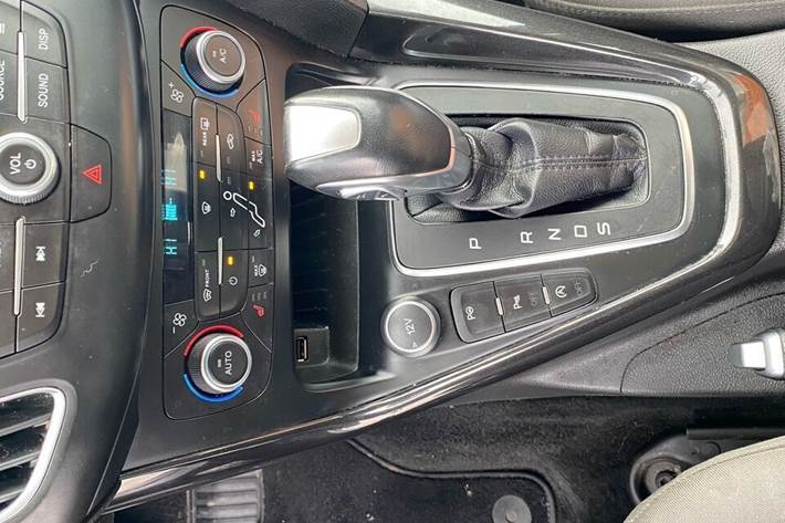 Hvid Ford Focus fra 2016